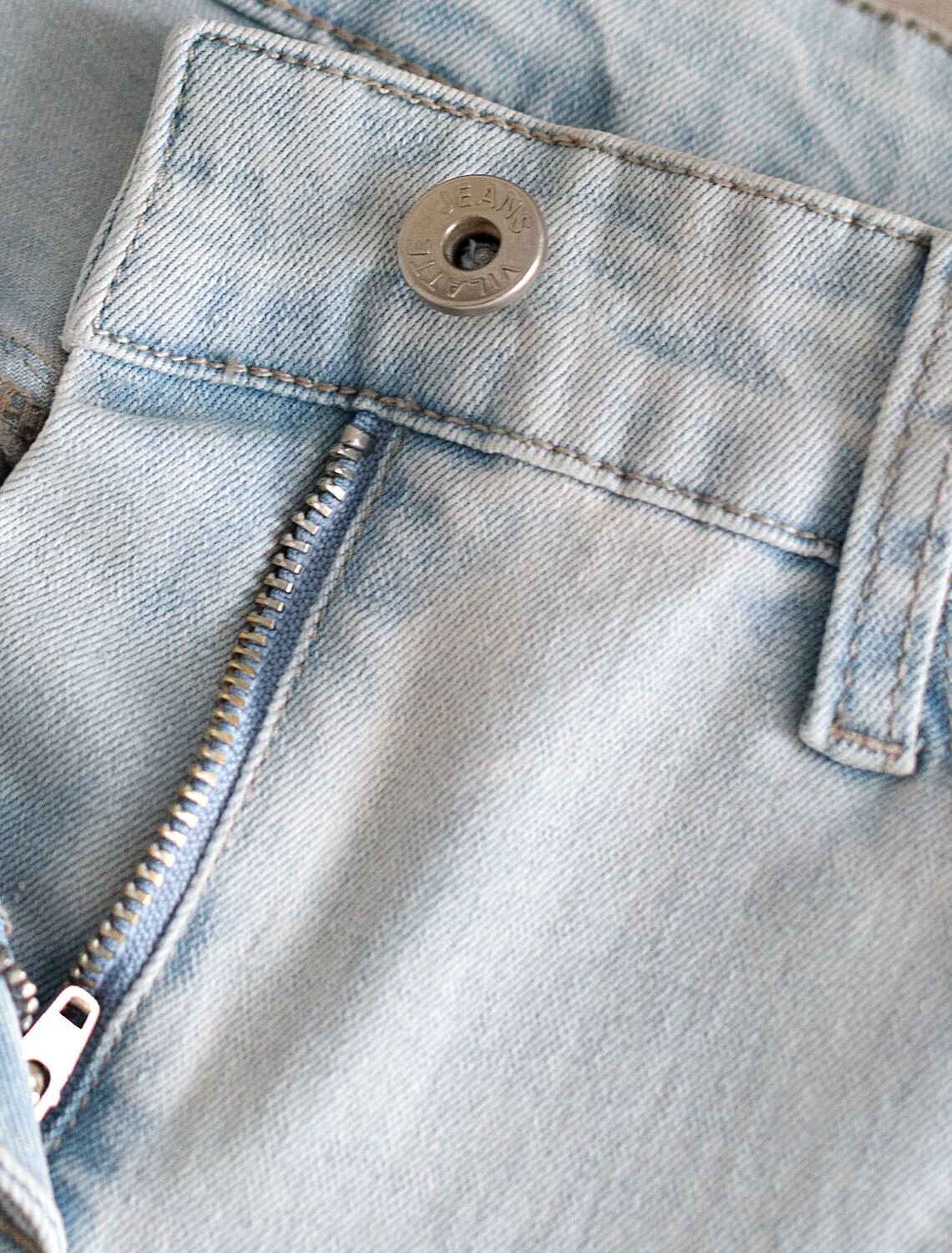 VILATTE Джинсы 586905 D54.324 светло-голубой