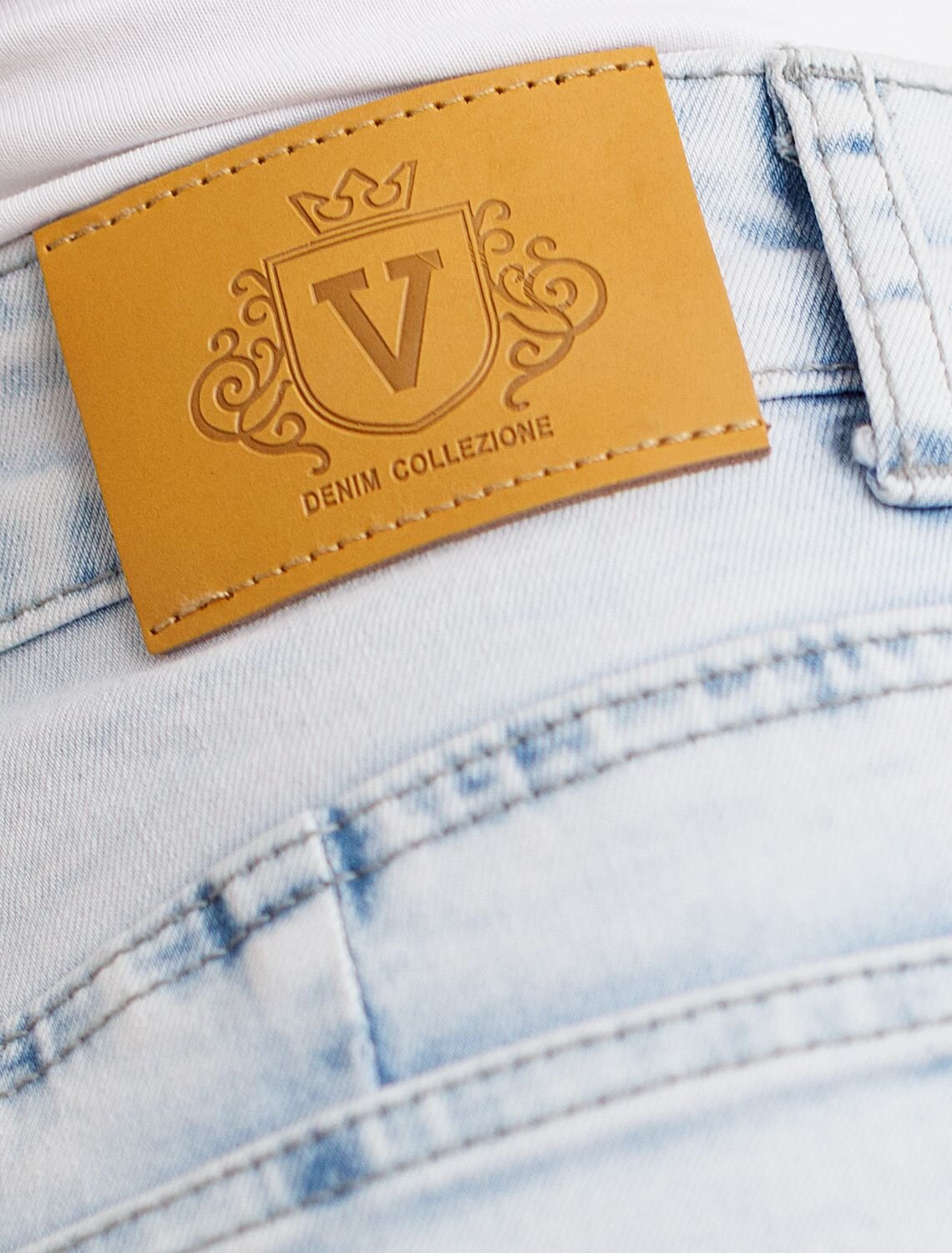 VILATTE Джинсы 586910 D54.320 светло-голубой