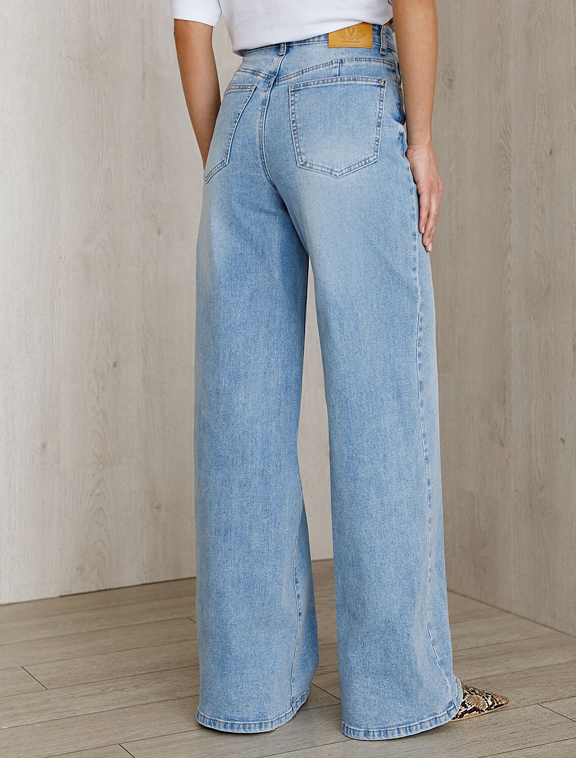 VILATTE Джинсы 586911 D54.320 голубой