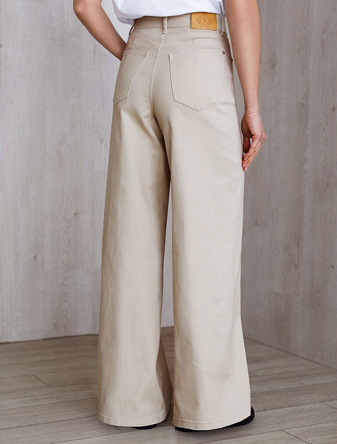 VILATTE Джинсы 586912 D54.320 бежевый