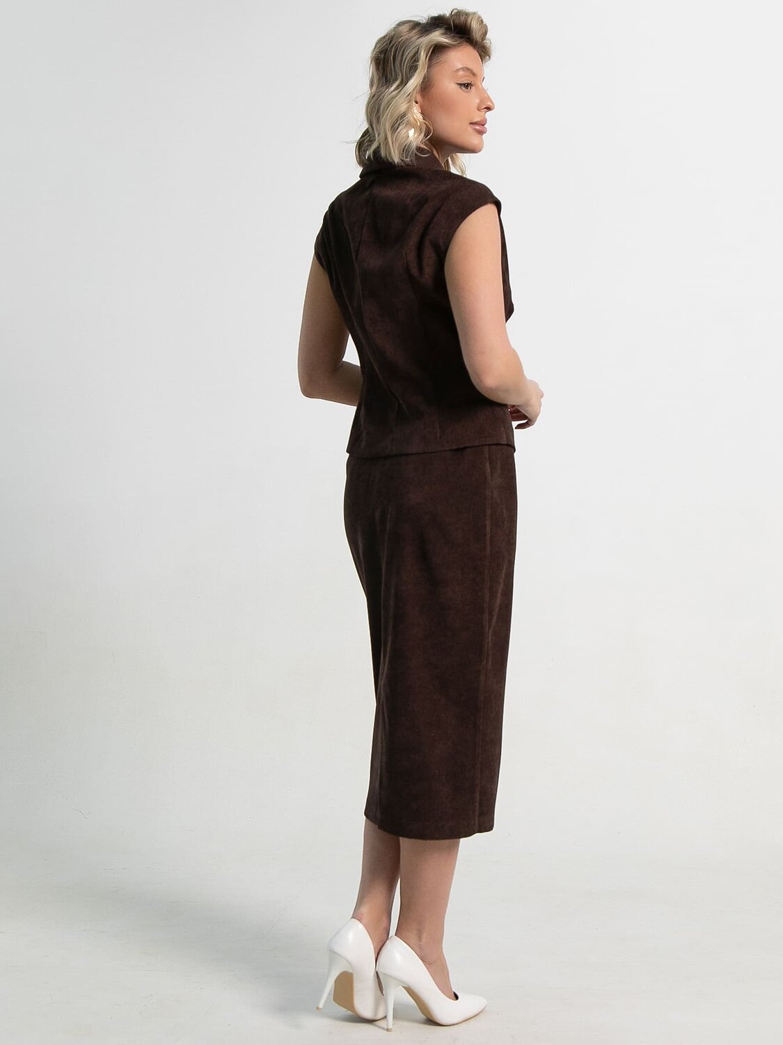 LT Collection Жилет 587362 Б15362-10М коричневый