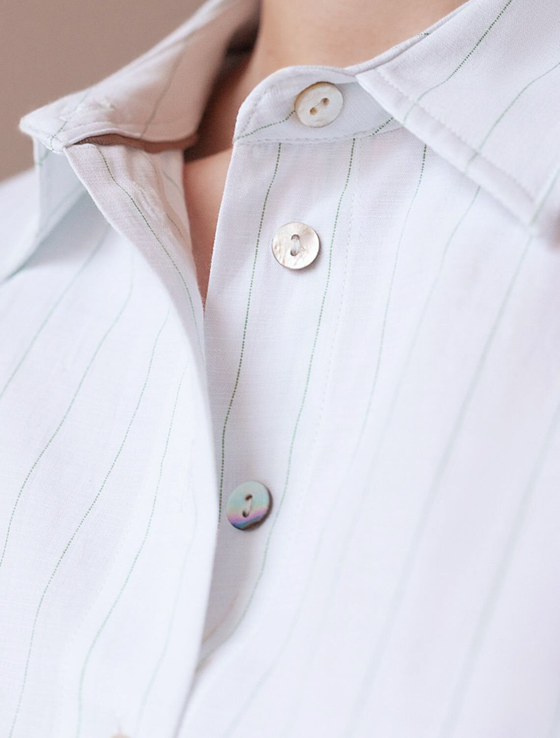 VILATTE Блузка 587383 D29.300 белый-светло-оливковый