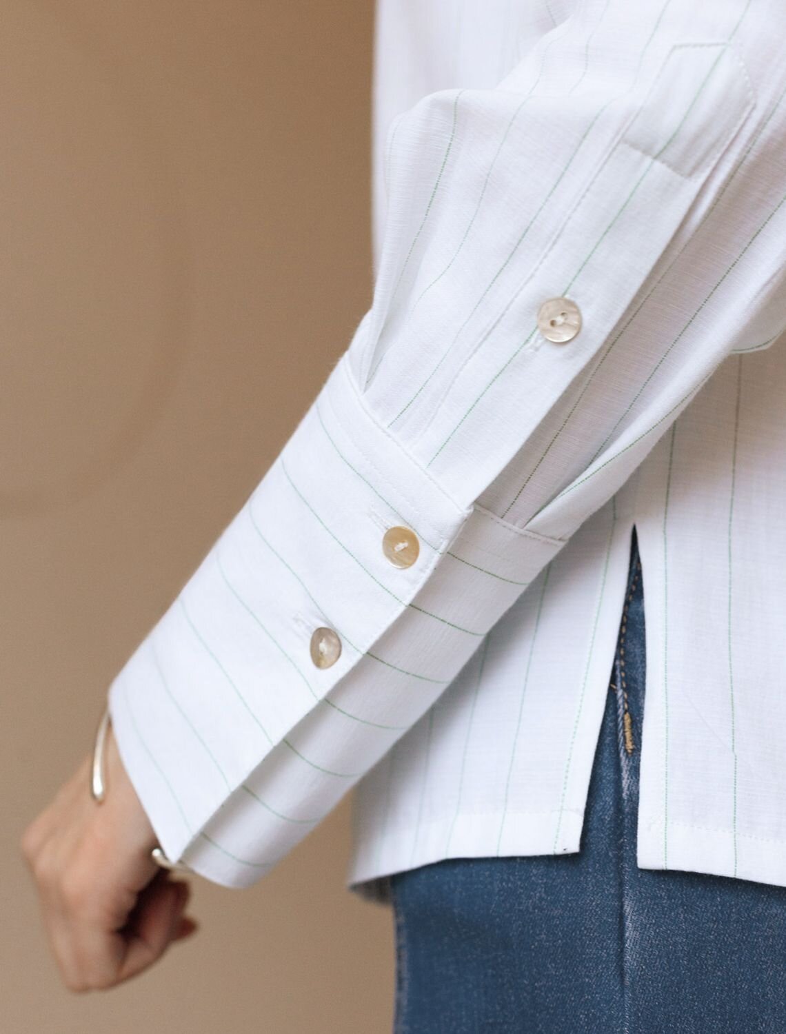 VILATTE Блузка 587383 D29.300 белый-светло-оливковый