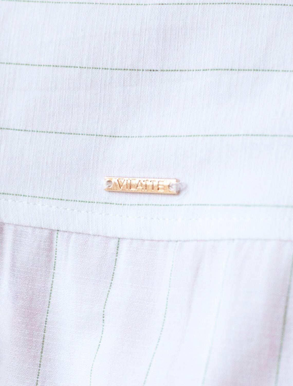 VILATTE Блузка 587383 D29.300 белый-светло-оливковый