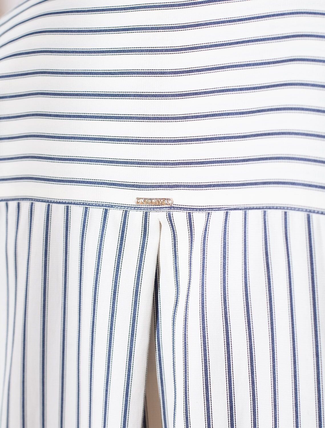 VILATTE Блузка 587392 D29.340 молочный-синий