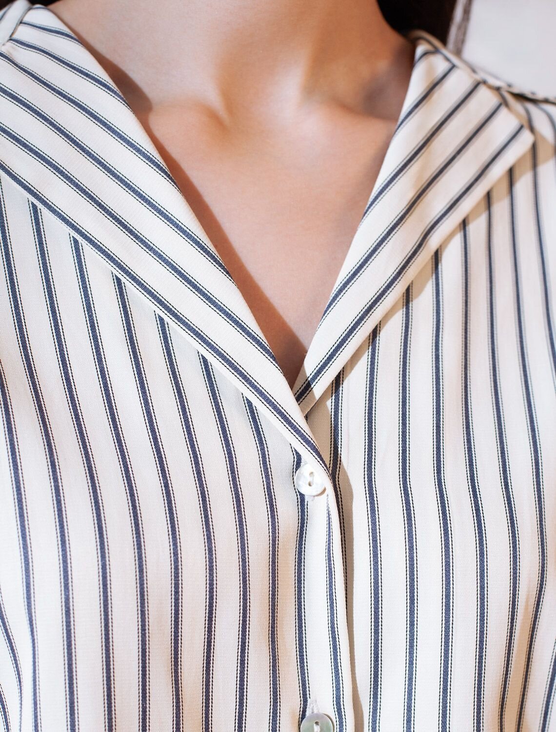 VILATTE Блузка 587392 D29.340 молочный-синий