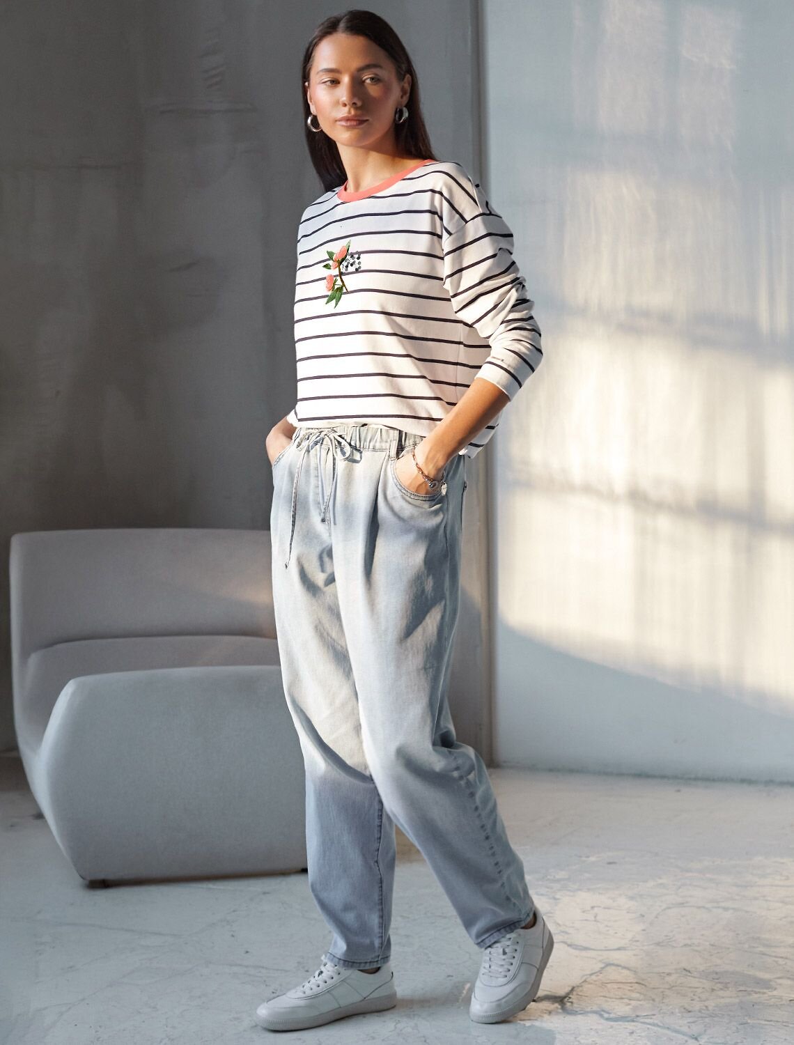 VILATTE Джемпер 587408 D49.148 белый-т.синий_цветок