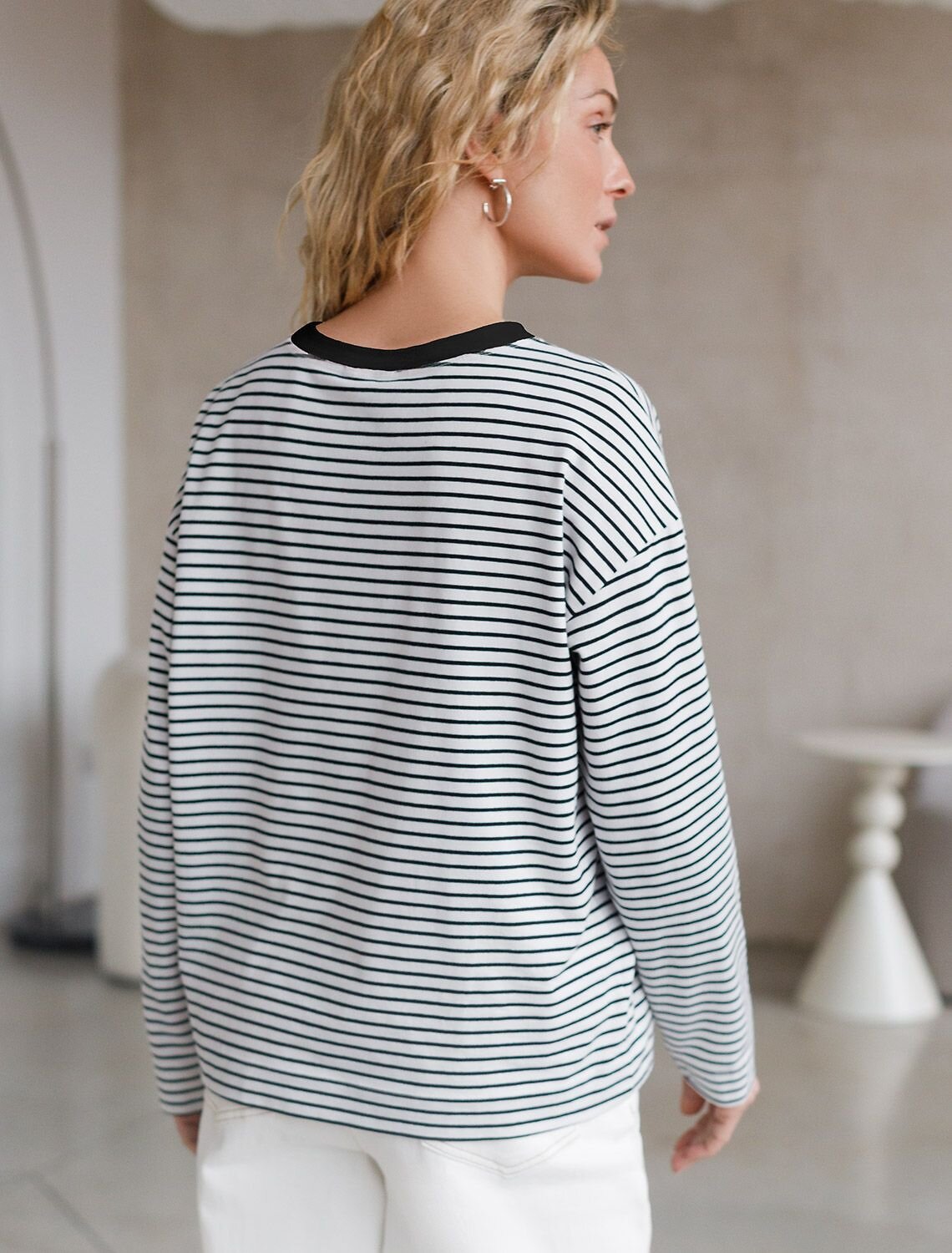 VILATTE Джемпер 587410 D49.148 белый-черный_цветок