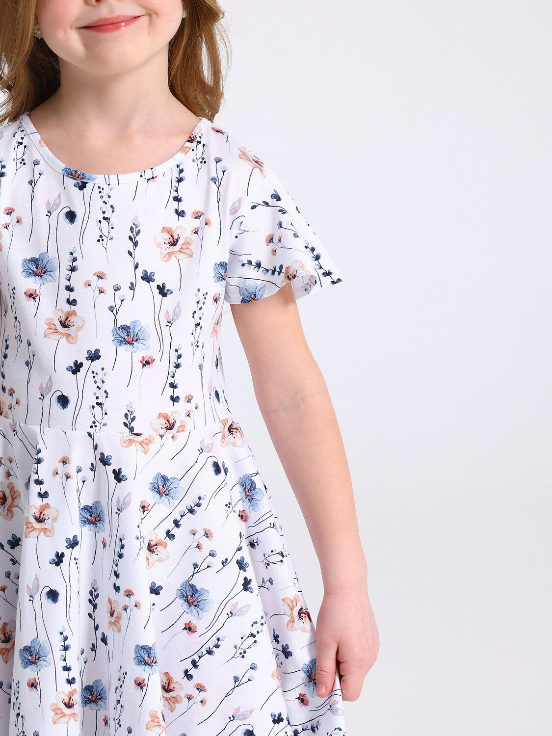 Апрель Платье 587595 1ДПК5118001н нежные цветы на белом