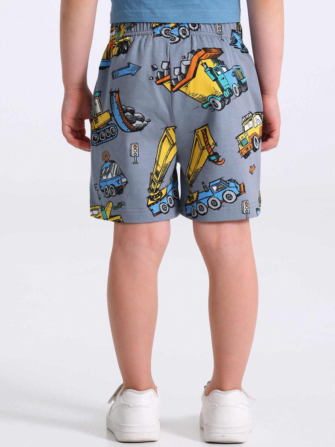 Апрель Шорты 587603 1ПШК4695804н стройтехника на сером