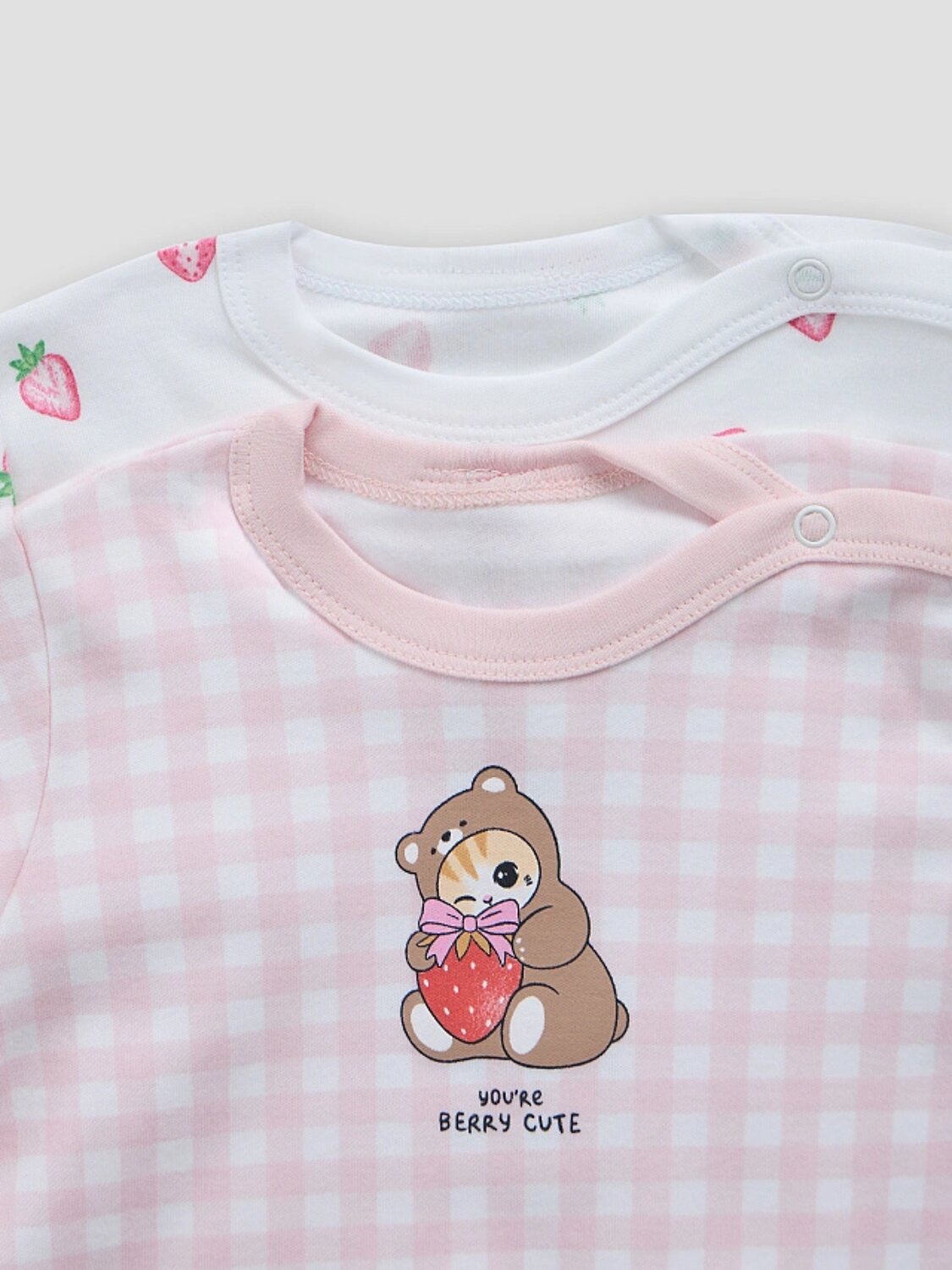 MARK FORMELLE Джемпер 587618 83108-2 розовая клетка на белом +клубничка на белом