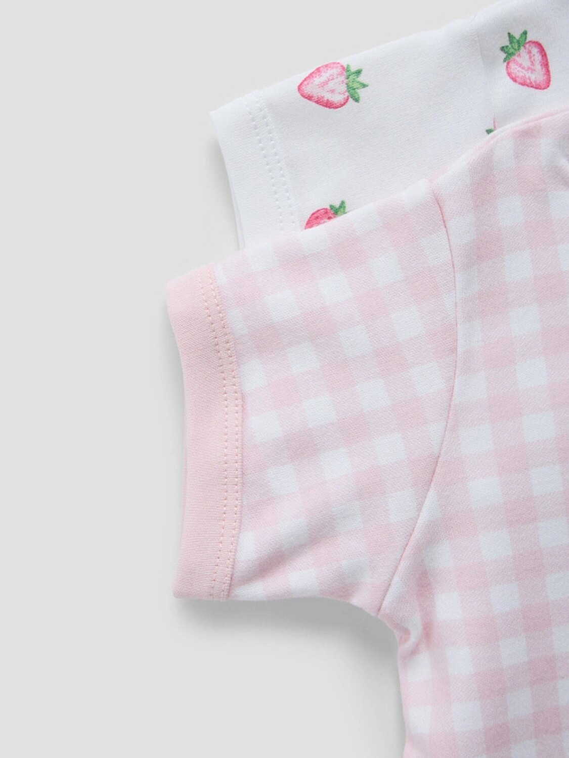 MARK FORMELLE Джемпер 587618 83108-2 розовая клетка на белом +клубничка на белом