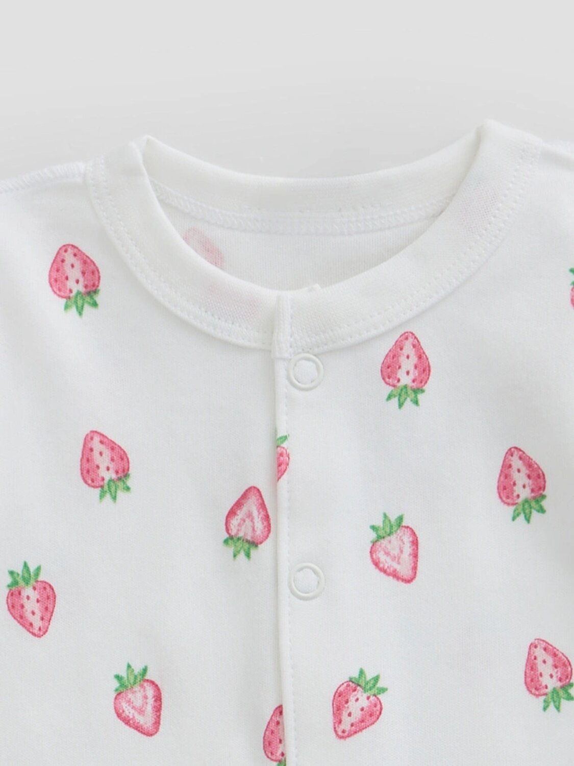 MARK FORMELLE Полукомбинезон 587650 13021-1 клубничка на белом