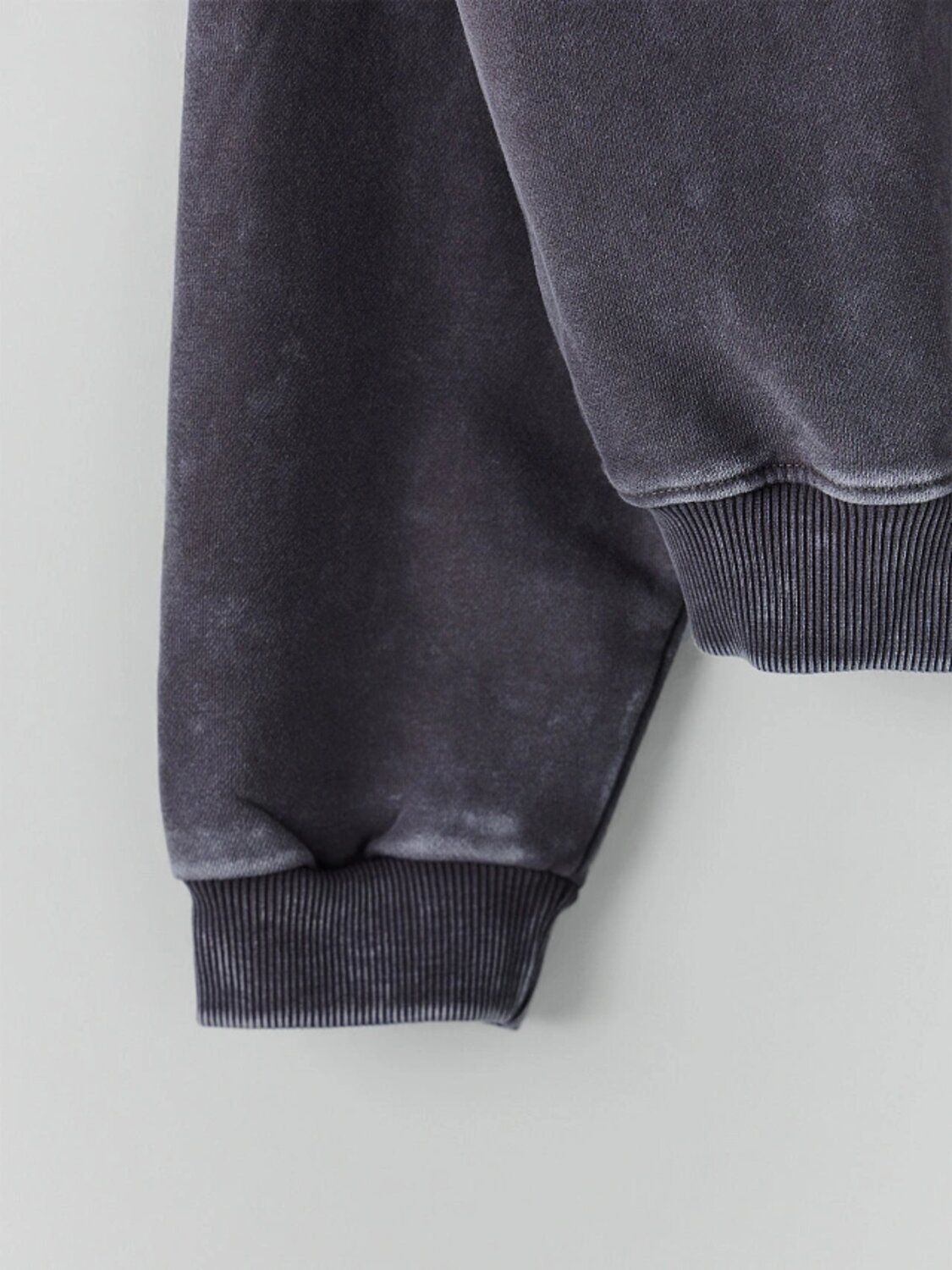 MARK FORMELLE Свитшот 587656 122530 ACID WASH на грозе +печать