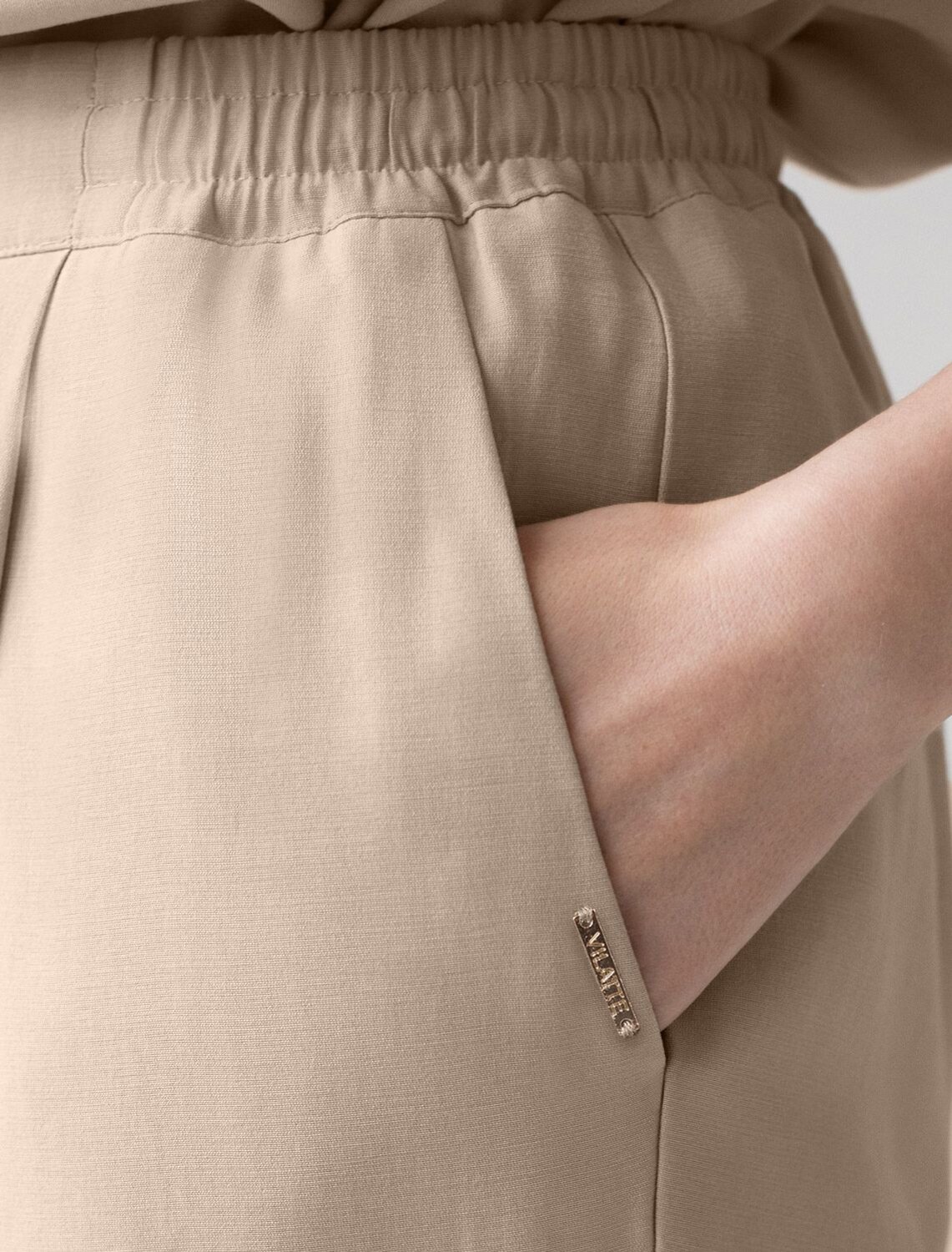 VILATTE Брюки 587874 D24.311 светло-бежевый