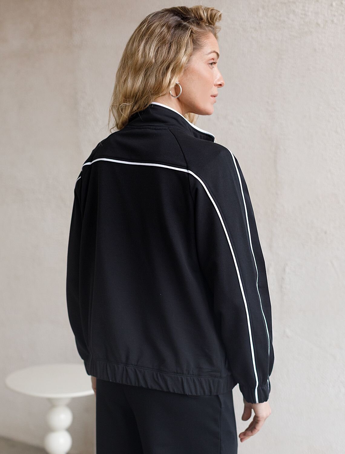 VILATTE Джемпер 587897 D49.138 черный