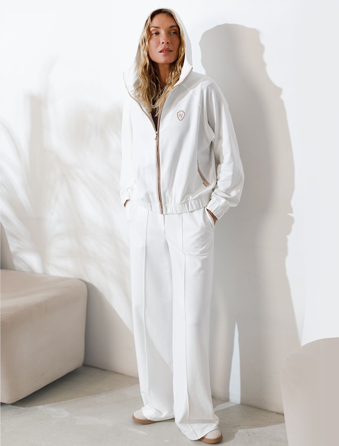 VILATTE Джемпер 587898 D49.165 белый