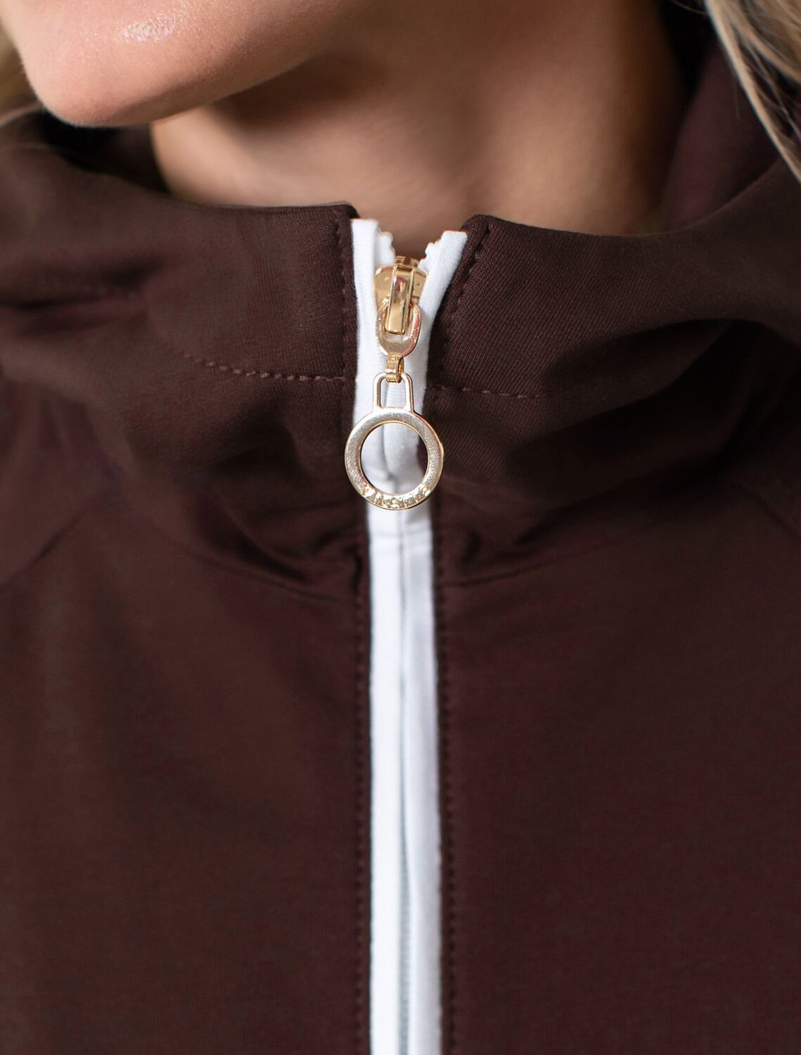 VILATTE Джемпер 587899 D49.165 коричневый