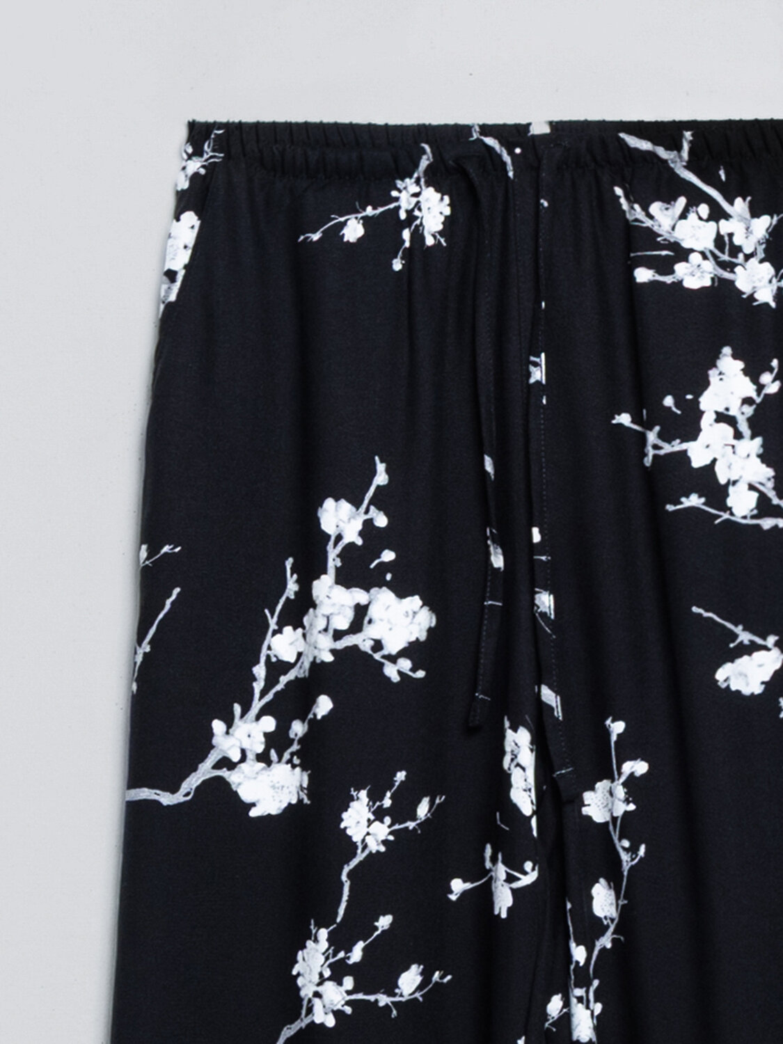 MARK FORMELLE Брюки 588064 532431-3 сакура на черном