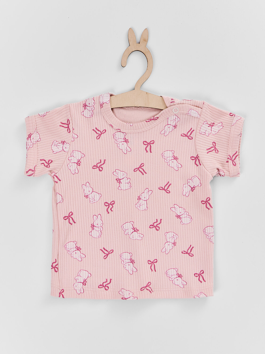 MARK FORMELLE Джемпер 588075 83108-2 молочный +бантики и зайки на розовом