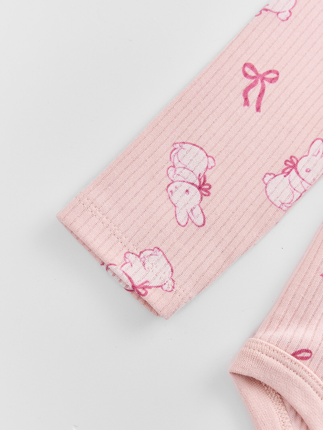 MARK FORMELLE Комплект 588085 89408 бантики и зайки на розовом