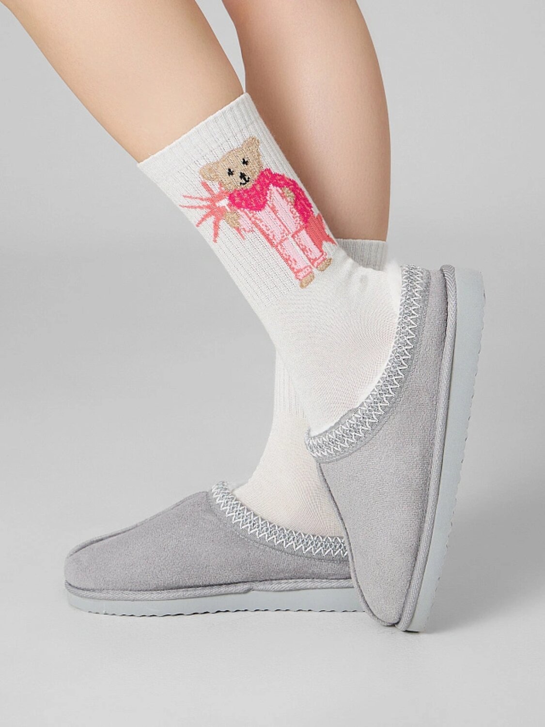 MARK FORMELLE Женские носки 588105 217K-3427 молочный /серебр.люрекс