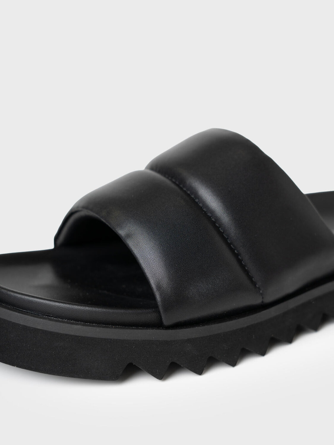 PLAYTODAY Сабо 588409 12666734 черный