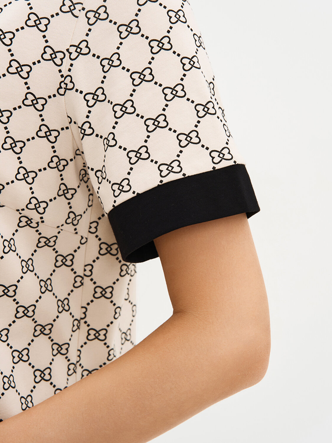 Omsa Пижама 588813 OmD 0240D ALTA MODA Пижама принт. женская (Рубашка кор.рукав+Шорты), CO Beige (Бежевый)