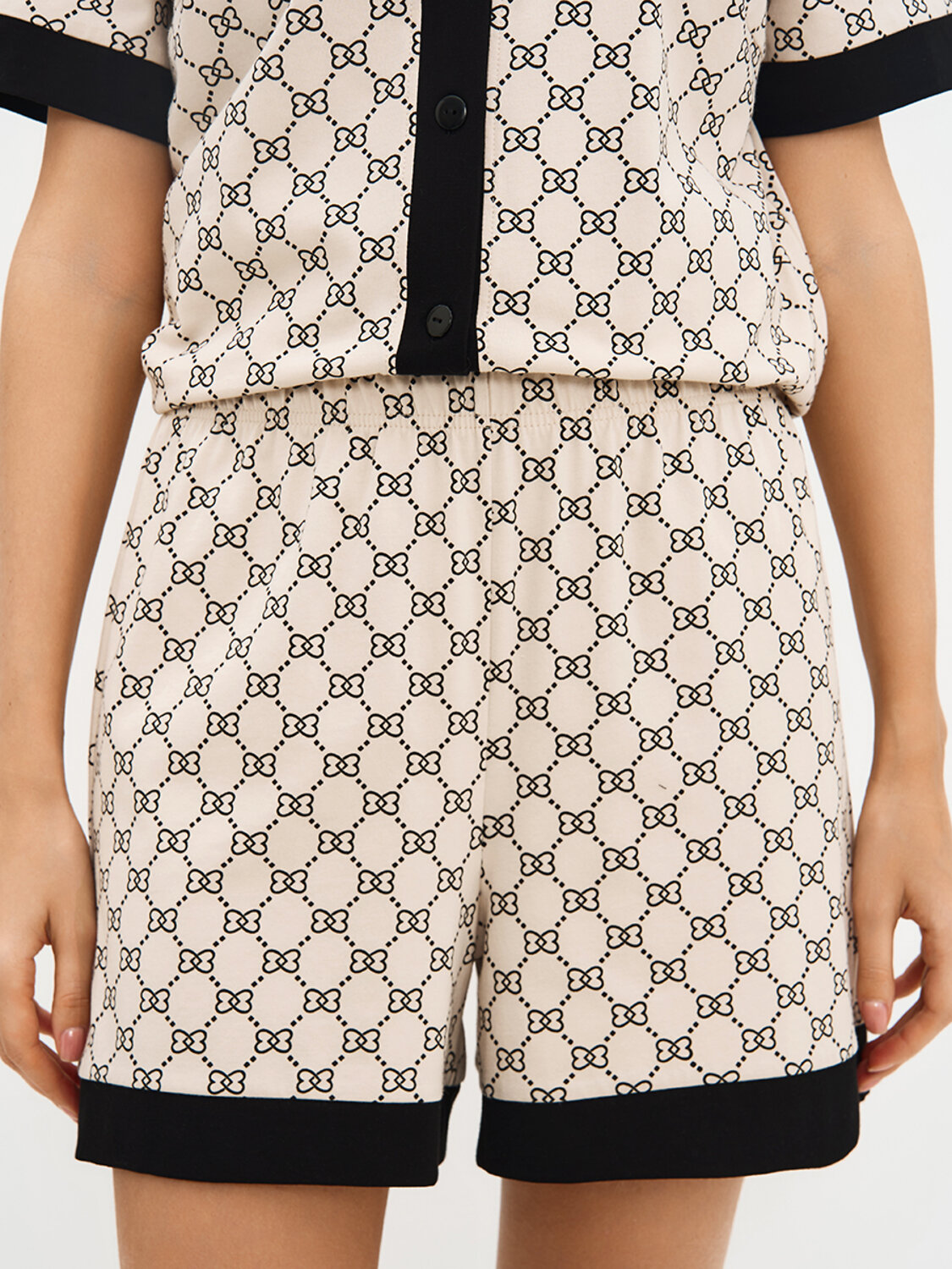 Omsa Пижама 588813 OmD 0240D ALTA MODA Пижама принт. женская (Рубашка кор.рукав+Шорты), CO Beige (Бежевый)