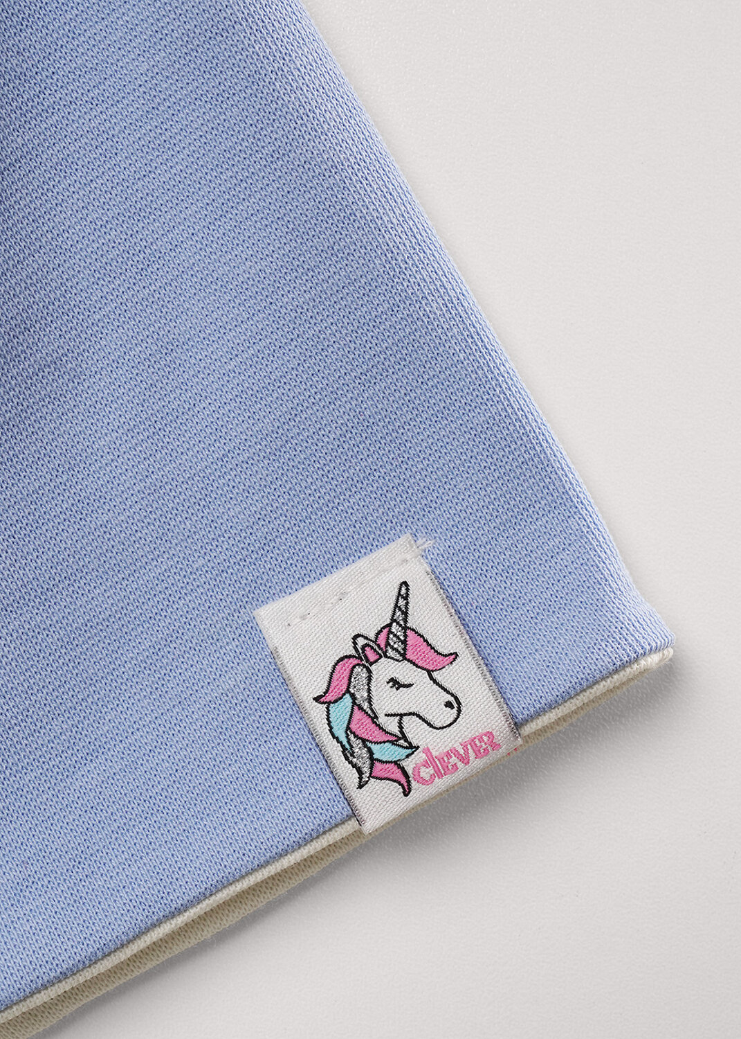 CLEVER Шапка 588914 567374рп молочный/св.сиреневый