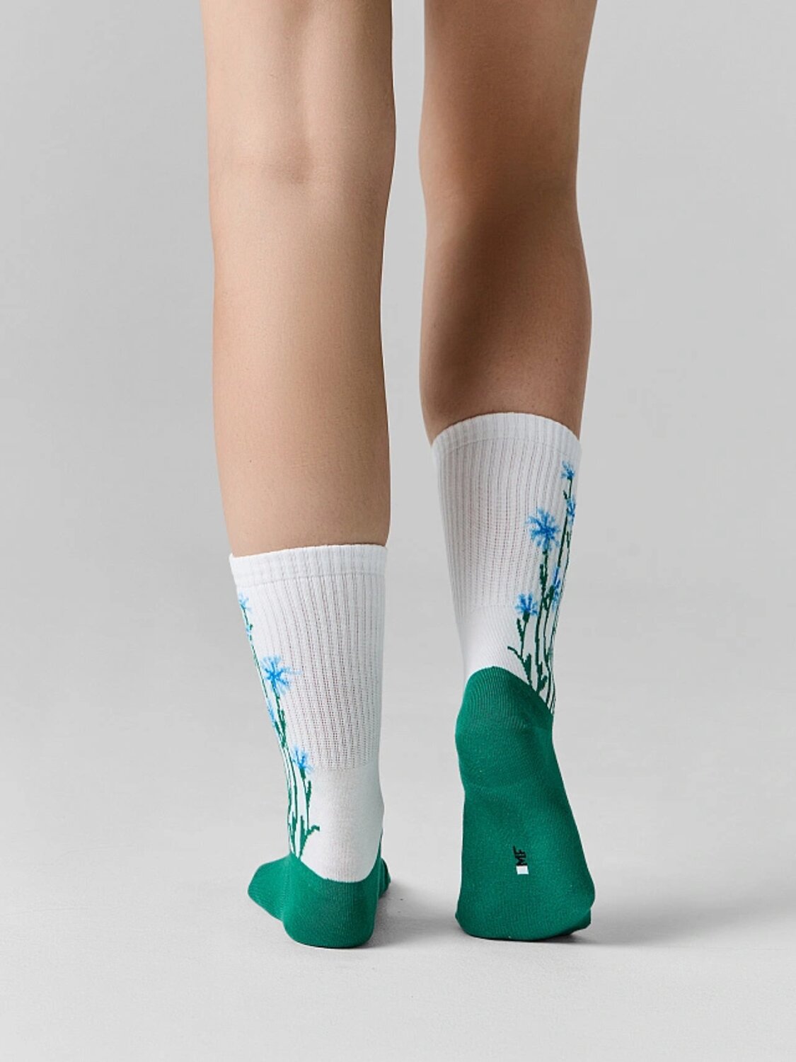 MARK FORMELLE Женские носки 589030 217K-3352 белый /я.малахит