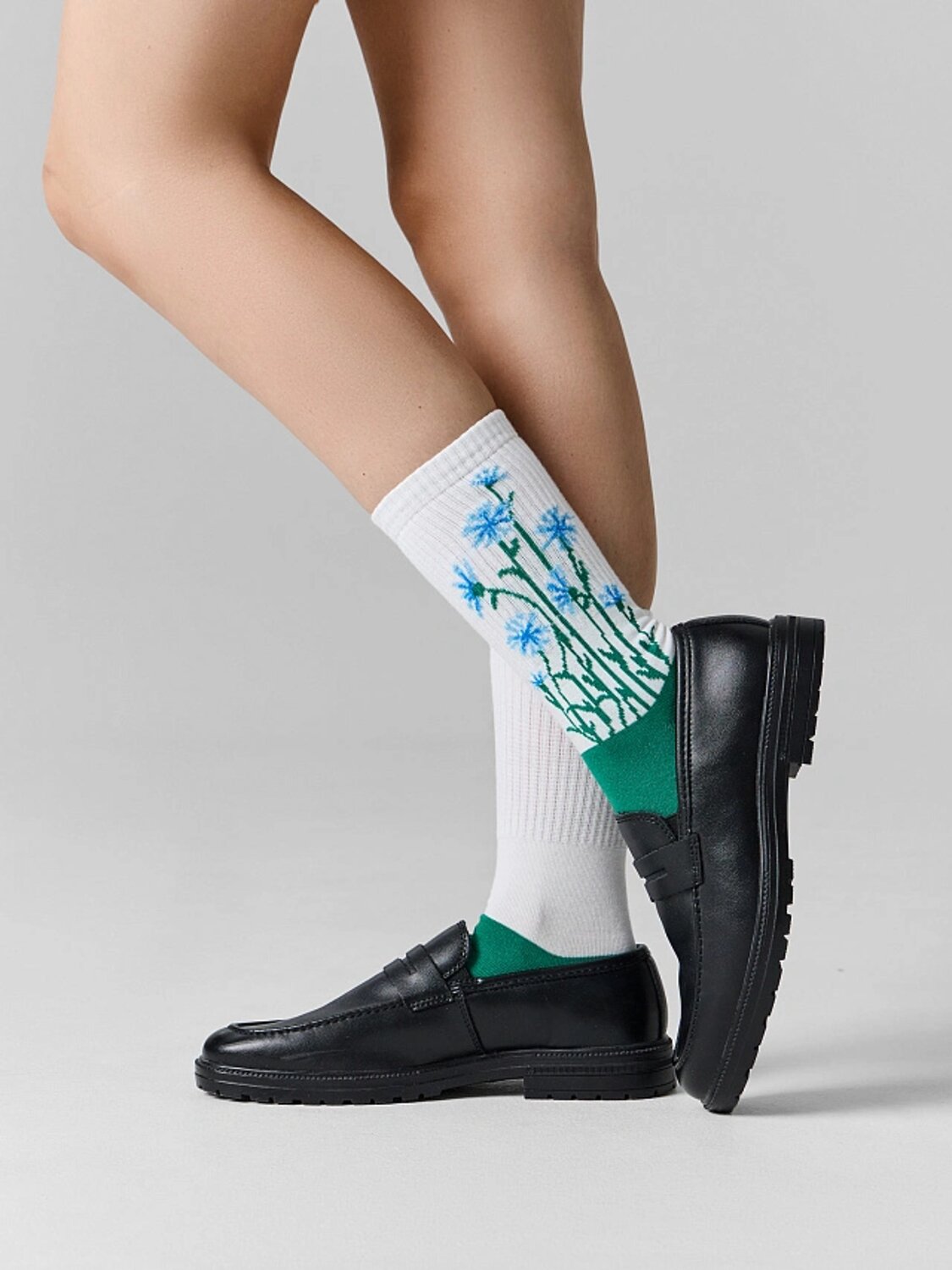 MARK FORMELLE Женские носки 589030 217K-3352 белый /я.малахит