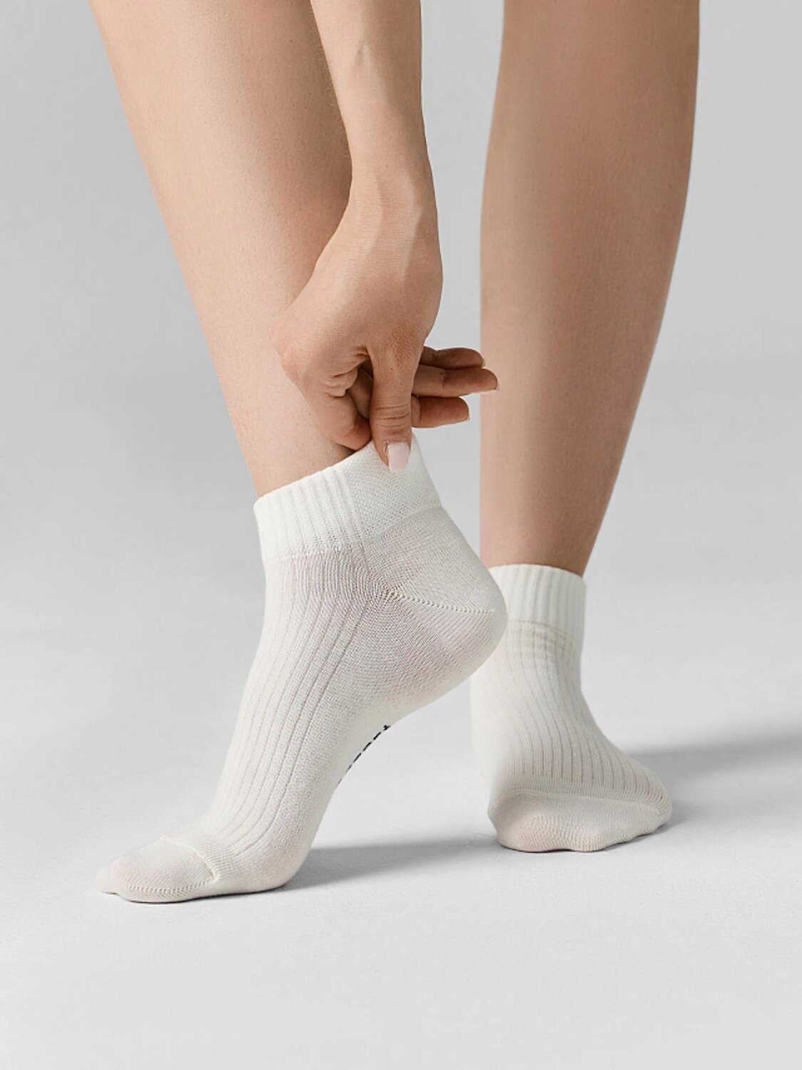 MARK FORMELLE Женские носки 589038 366A-1516 молочный /графитовый /черный/