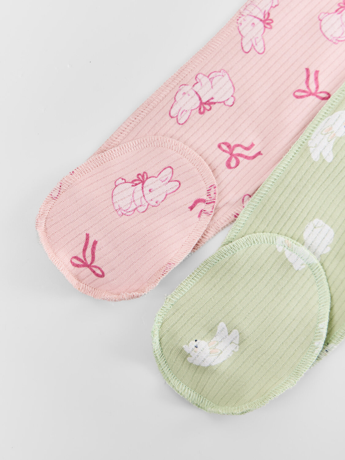 MARK FORMELLE Ползунки 589054 85114-1-2 зайчата на св.зеленом +бантики и зайки на розовом