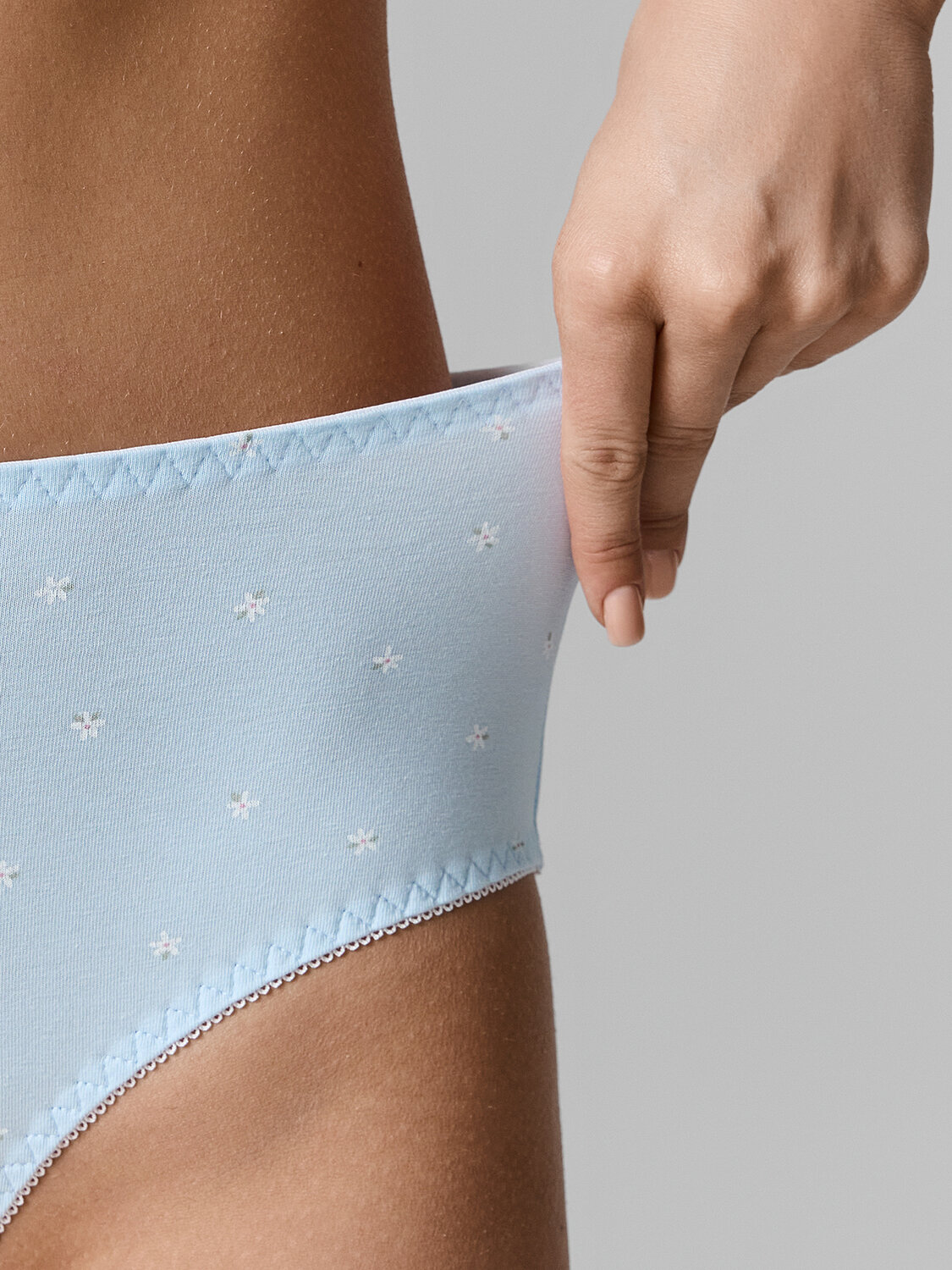 MARK FORMELLE Трусы 589100 412075 ромашки на голубом