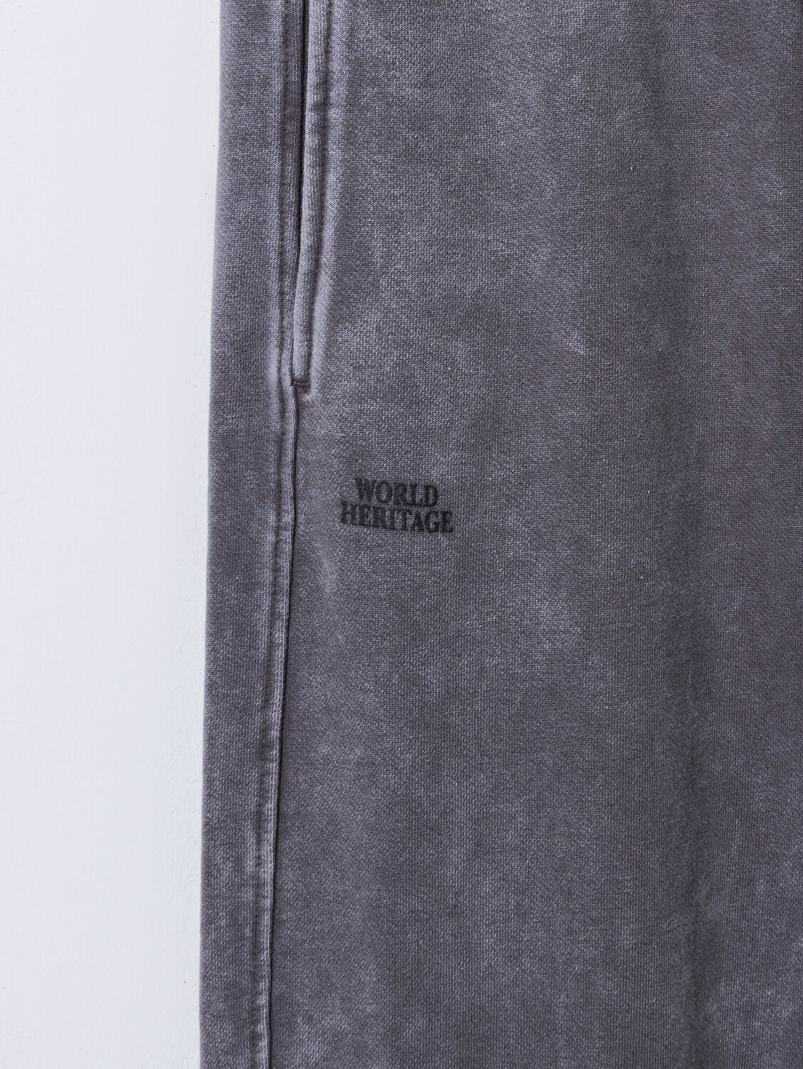 MARK FORMELLE Брюки 589591 182531 ACID WASH на грозе +печать