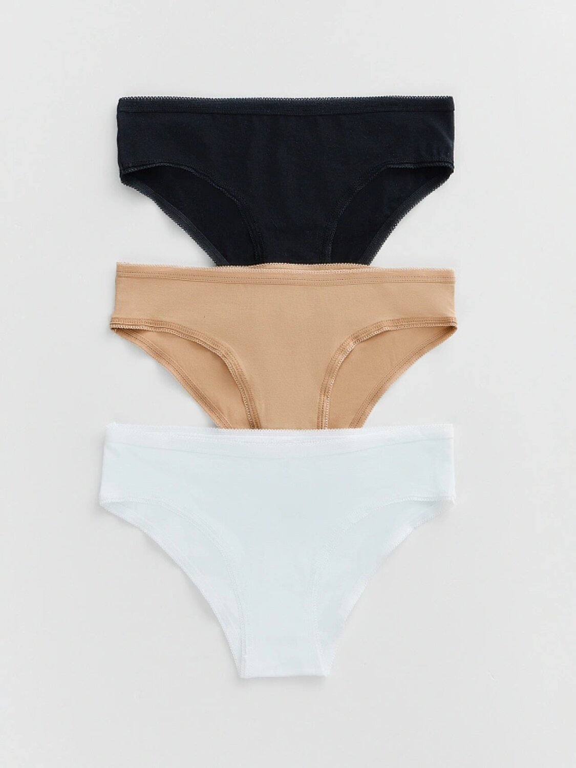 MARK FORMELLE Трусы 589632 417729-3 белый + обжаренный миндаль + черный