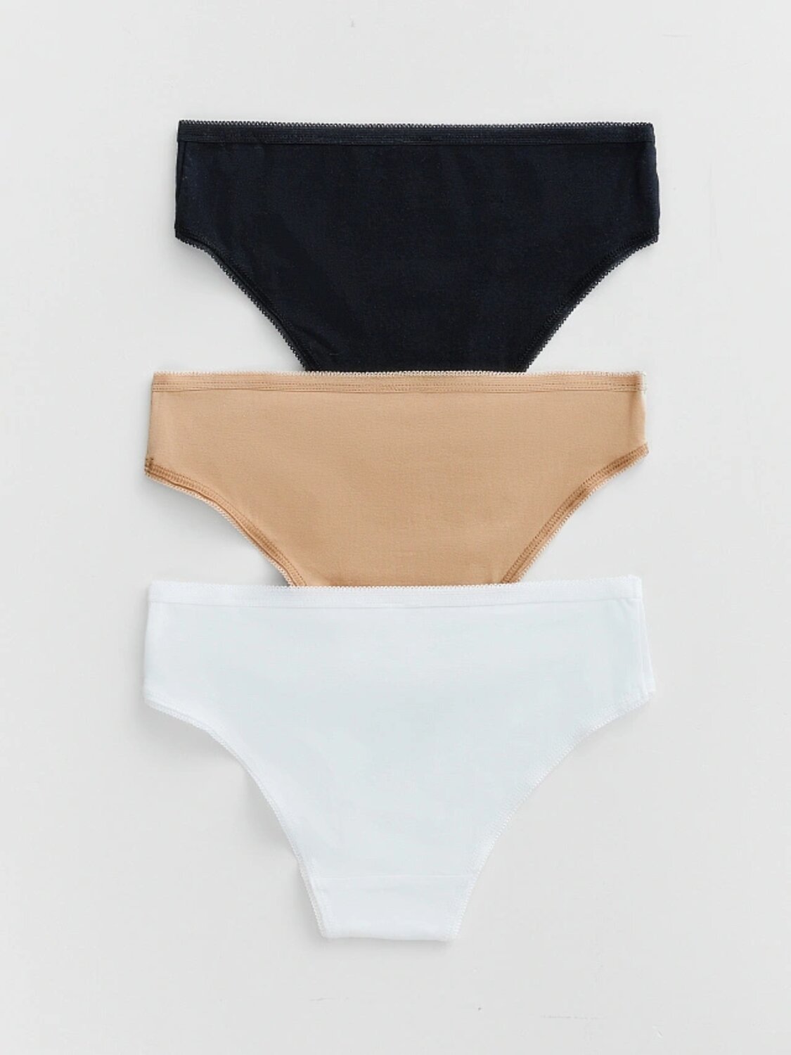 MARK FORMELLE Трусы 589632 417729-3 белый + обжаренный миндаль + черный