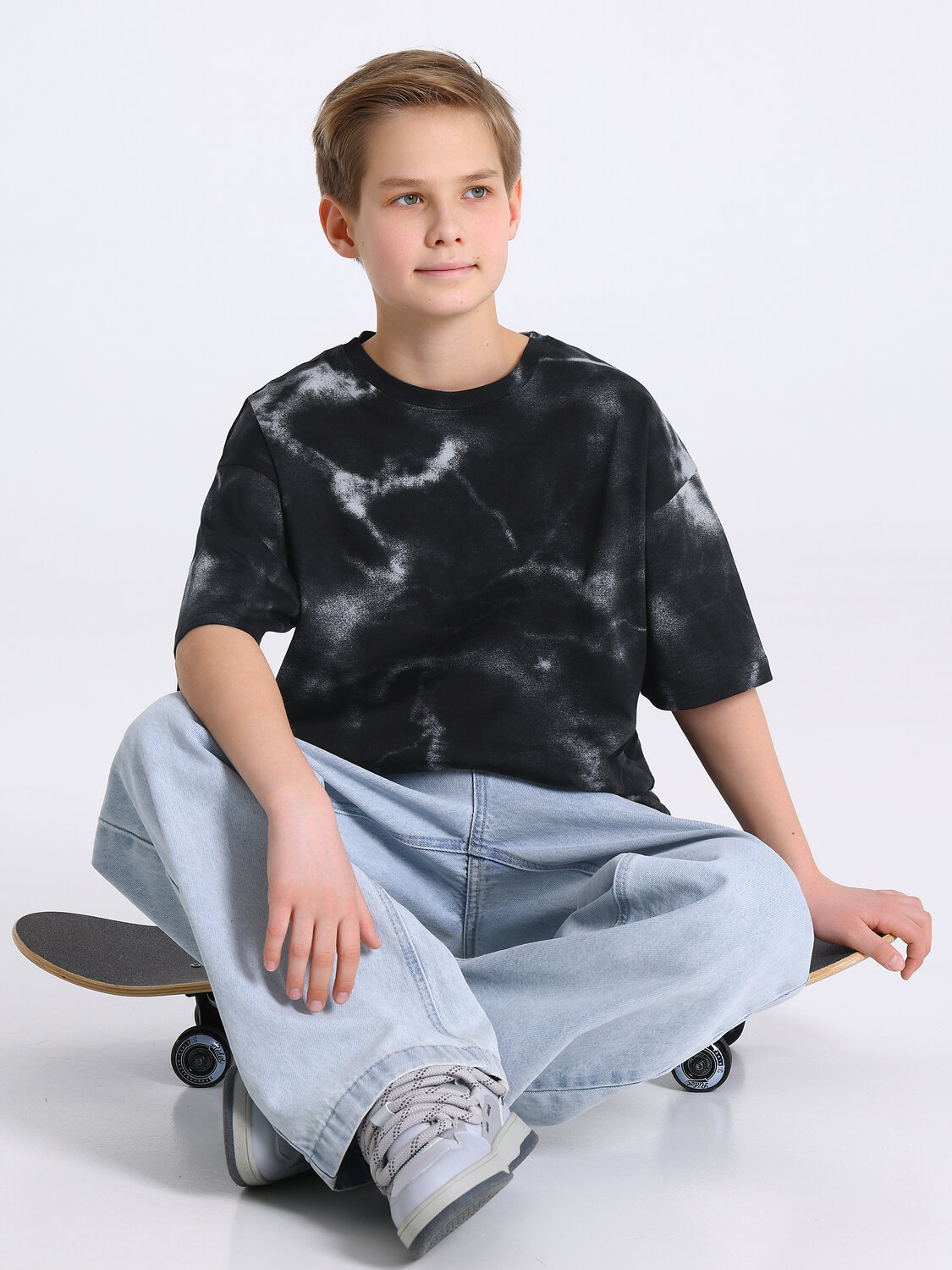 Апрель Футболка 590099 1ПДФК5108001н тай-дай на черном