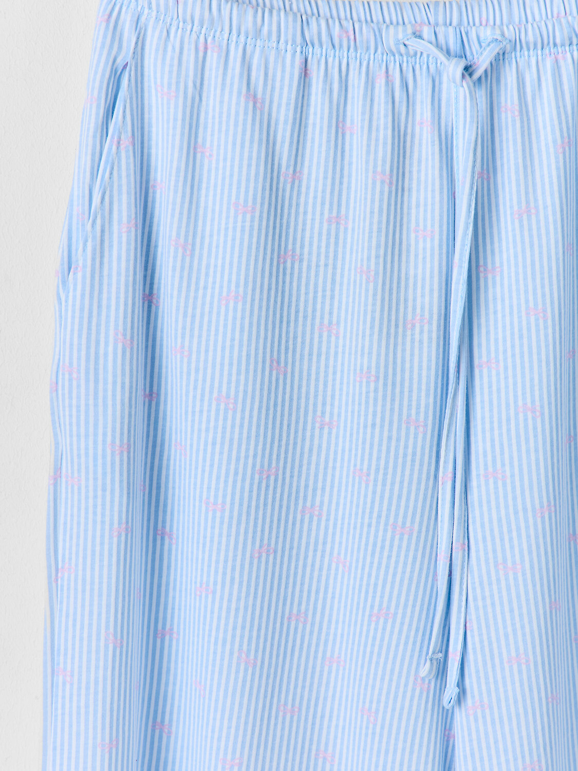 MARK FORMELLE Брюки 590445 532410 бантики на голубой полоске