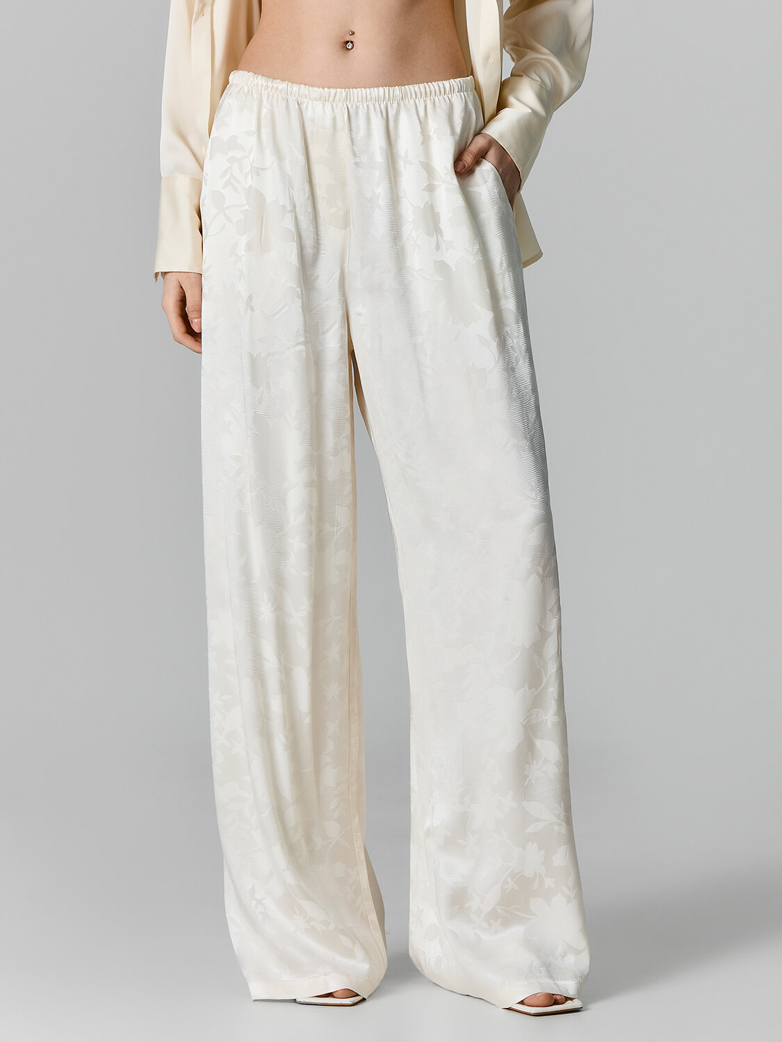 MARK FORMELLE Брюки 590477 182544 цветы на молочном