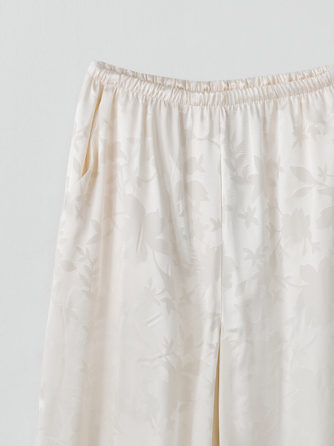 MARK FORMELLE Брюки 590477 182544 цветы на молочном