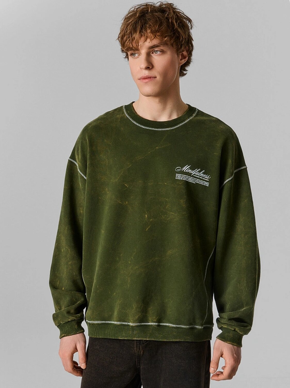 MARK FORMELLE Свитшот 590562 121893-1 ACID WASH т.зеленый +печать