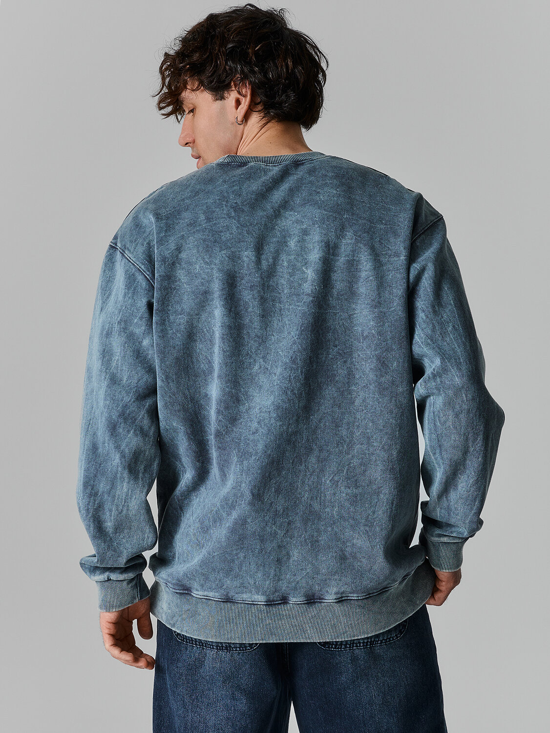 MARK FORMELLE Свитшот 590565 121873/1 ACID WASH графит +печать