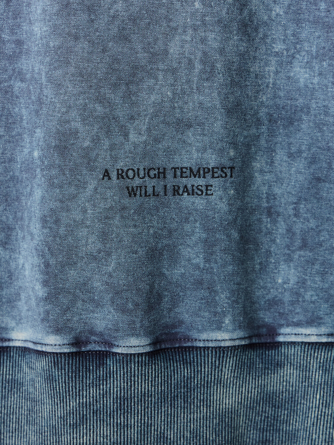 MARK FORMELLE Свитшот 590567 121873/1 ACID WASH графит +печать1