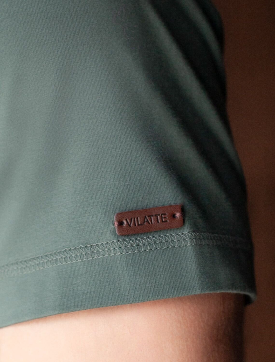 VILATTE Футболка 590898 U49.068 т.оливковый_adventure