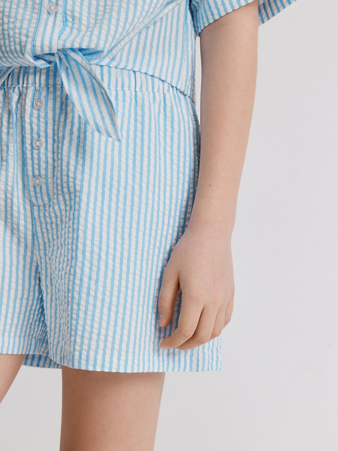 Acoola Шорты 590974 20210420128 голубая полоска