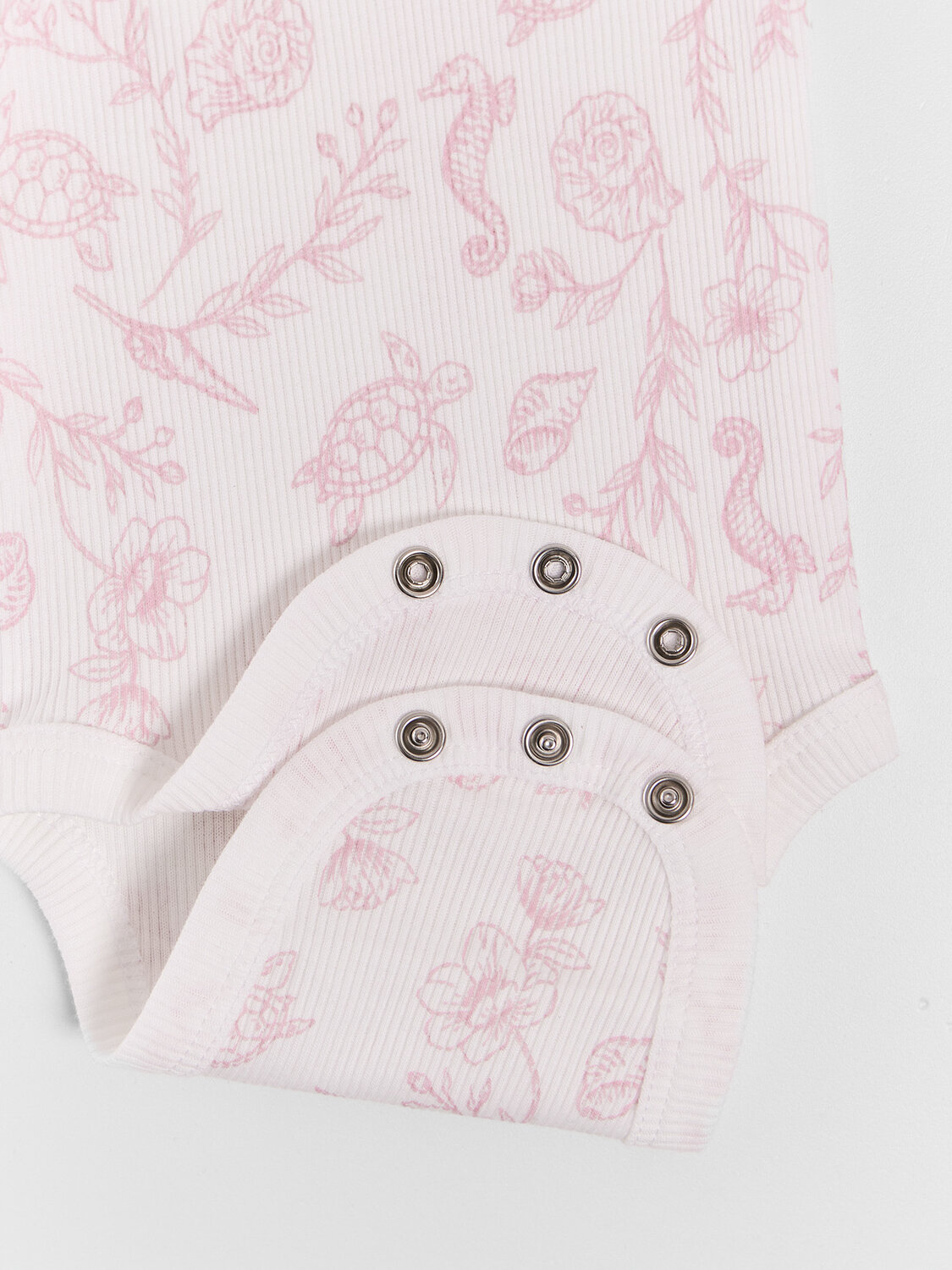 MARK FORMELLE Боди детское 591284 13020-1-2 белый +ракушки на белом