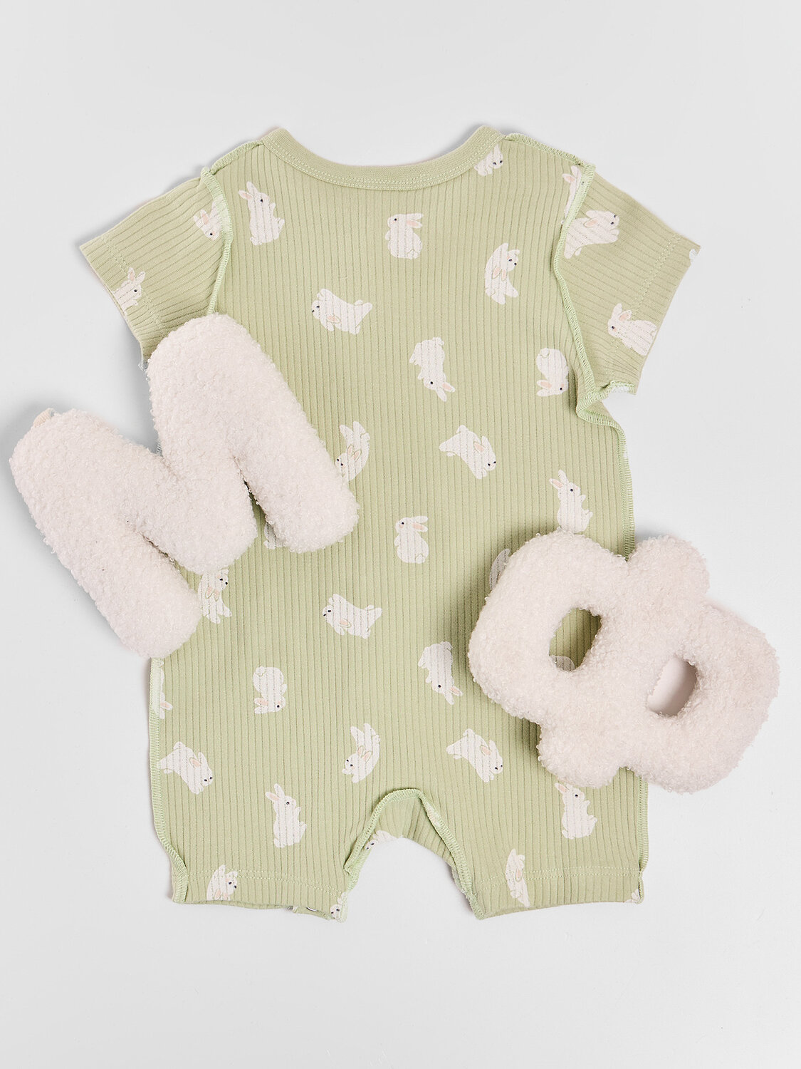 MARK FORMELLE Полукомбинезон 591442 13021-1 зайчата на св.зеленом