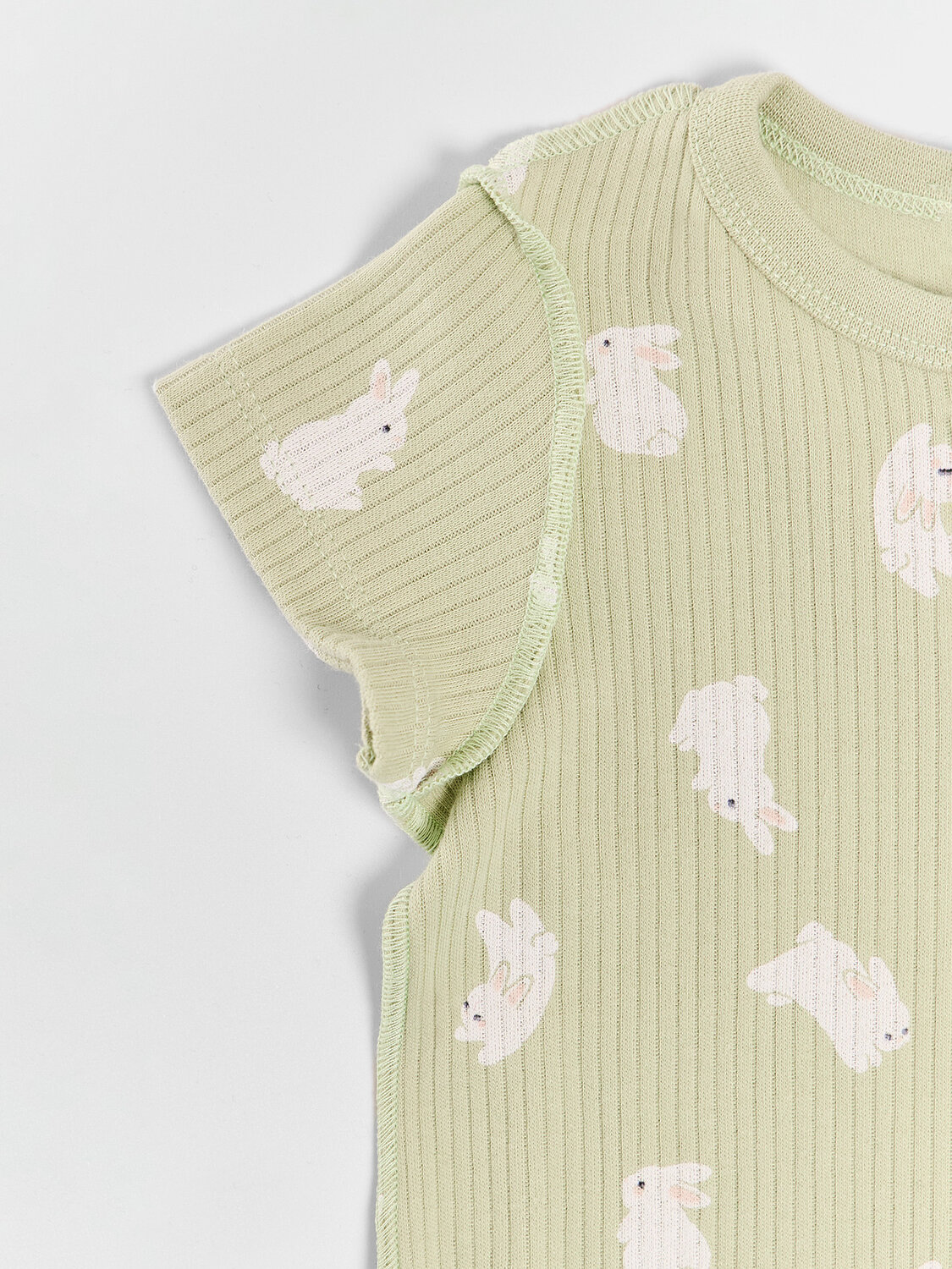 MARK FORMELLE Полукомбинезон 591442 13021-1 зайчата на св.зеленом